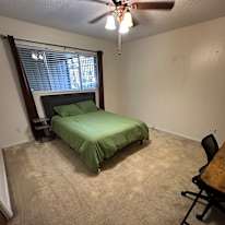 Lambert Guo's room