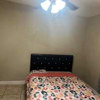 Zegdhi Bustos's room