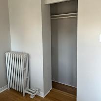 C Y's room