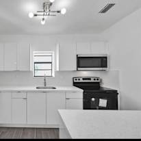Beautiful clean furnished private room's room