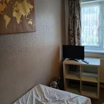 Graham Hurley's room