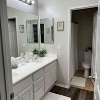 Julie Roberts's room