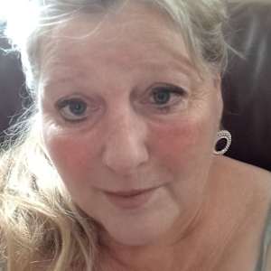 Sherrie L Derossett