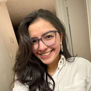 Alejandra Flores