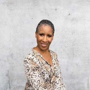 Iris  Smith