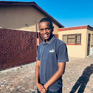 Letsatsi Lekone
