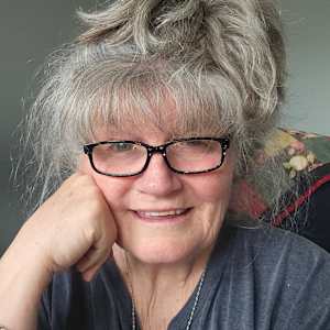 Carrie L Kahle