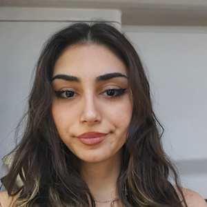 Looking for a roommate | Rojina, 19 years, Female | Ro... – Roomies.ca