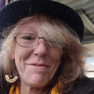 Edna L Shaw