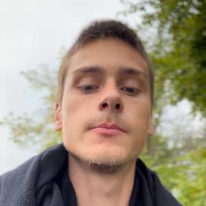 André