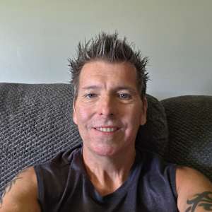 DANIEL R DAVIE