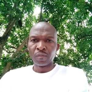 Lucky Mhlongo