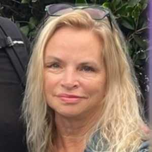 Beth Sanders