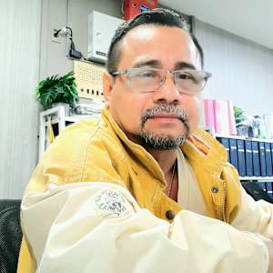 VICTOR B RIVERA