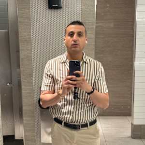 Mo