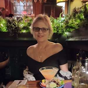 Laura L Kruger
