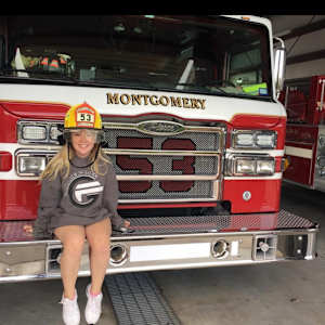 Samantha R Dobbins