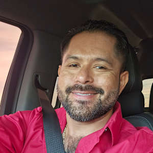 Juan R Saucedo