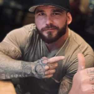 Knox Martin