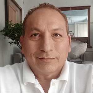 Dario R Juarez