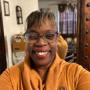 Evelyn C Foulks