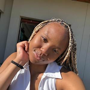 Edwinah  Lyons