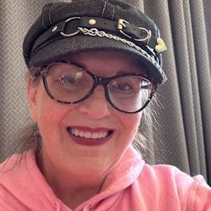 Kim Lyons