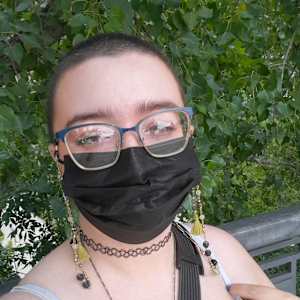 R