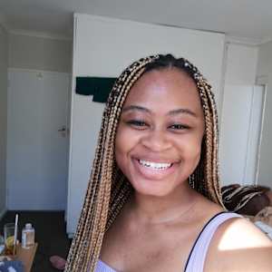 Nana Mhlophe