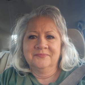 Lora J Maxner