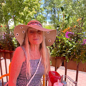Gloria Mitchell