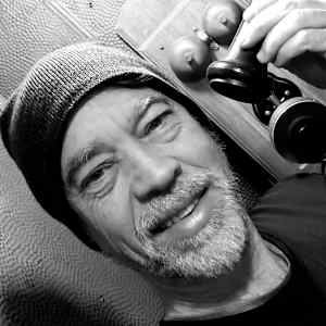 Steven M Chisholm