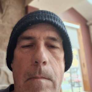 Edward T Lynch
