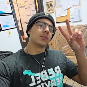 Isaiah Flores
