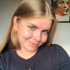 Zoe Laude