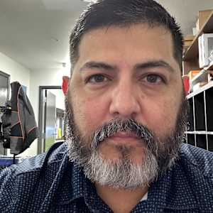 Robert Carrillo