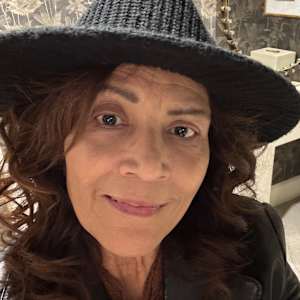 Elizabeth leon