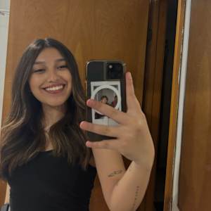 Dora L