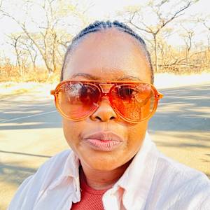 Akhona