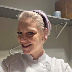 Nicole L Lewis