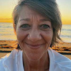 Lynn Aprile