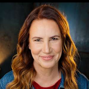Barbara L McNelis
