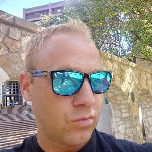 Dustin Stieneker