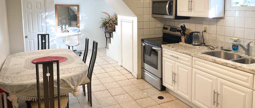 Rental Agent's room