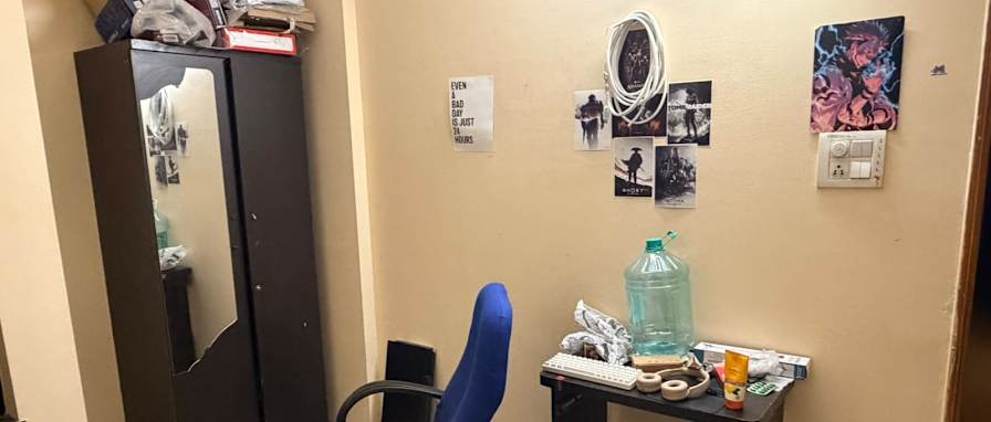 Apoorv Gupta's room