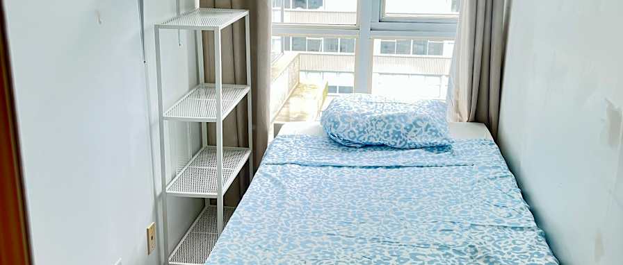 Lee's room