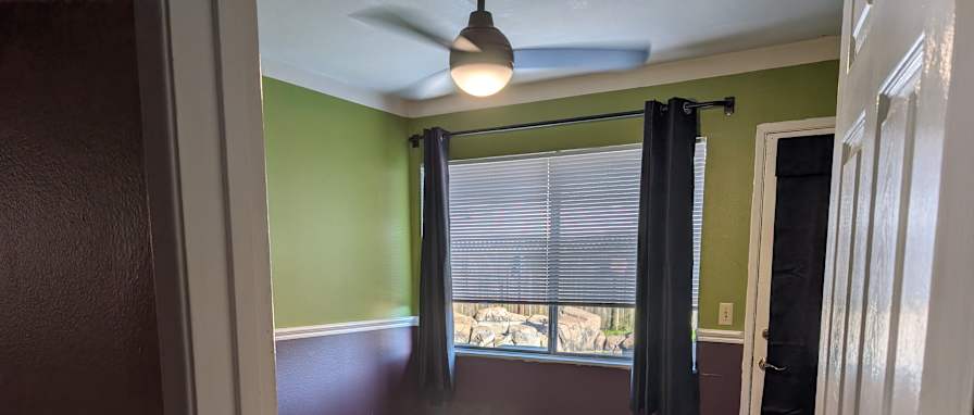 Room for Rent HB's room
