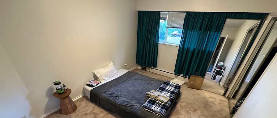 Saul's room