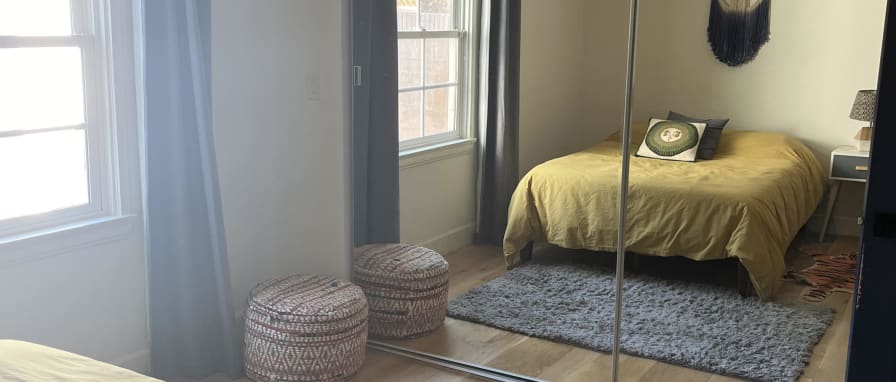 Hass's room