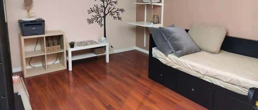 Uche's room